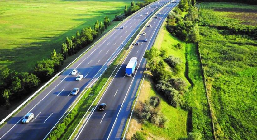 Ki nem találod, honnan hordják a követ az M1-es autópálya bővítéséhez