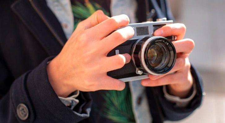 Kamusztorikkal csalt ki milliókat egy debrecenitől