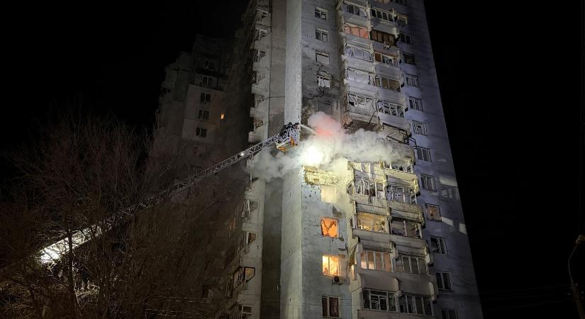 Az oroszok több mint 400 drónnal és rakétával támadták Ukrajna civil célpontjait, legkevesebb négyen meghaltak, többen megsebesültek