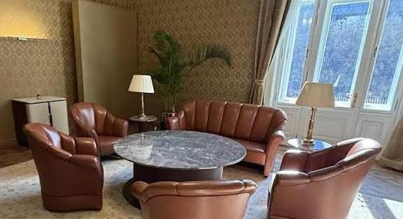 Az MNB-székház elnöki szivarszobájáról mutatott képeket Hadházy ákos