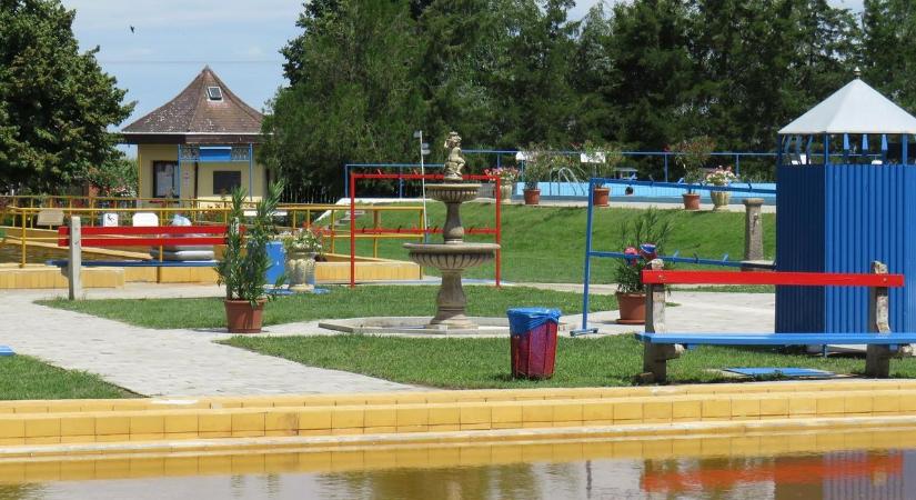 Mi történt? Nem nyit ki a népszerű hajdú-bihari fürdő, ide az idén már ne tervezz csobbanást