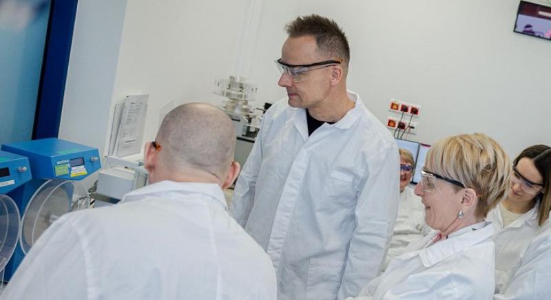 1,3 milliárd forinttal támogatja a kormány a Mylan Hungary Kft. komáromi beruházását