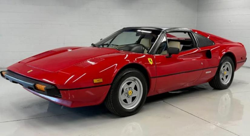 Eladó a Magnum sorozatból Tom Selleck Ferrarija