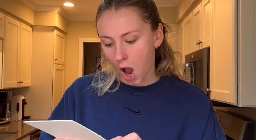 Ellenőrzi az esküvői meghívókat a menyasszony: és nem hisz a szemének