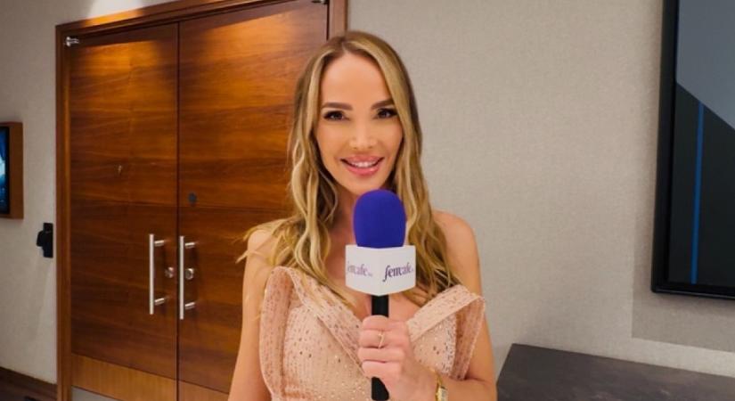 Zimány Linda volt a Just Clear Award gála legszebbje – nemcsak a ruhájával, a díjával is mindenkit lenyűgözött