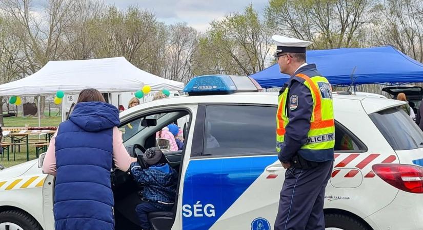 A Mindennapi hősök nyomában: élményekkel és tudással telt meg Üllés egy különleges családi napon