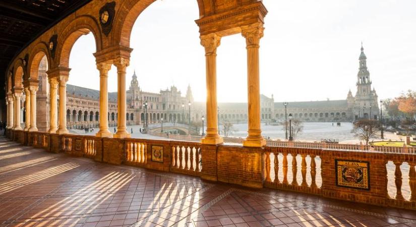 Mesebeli magyar kastély, 65 szoba és rejtett épületek: tökéletes tavaszi úti cél