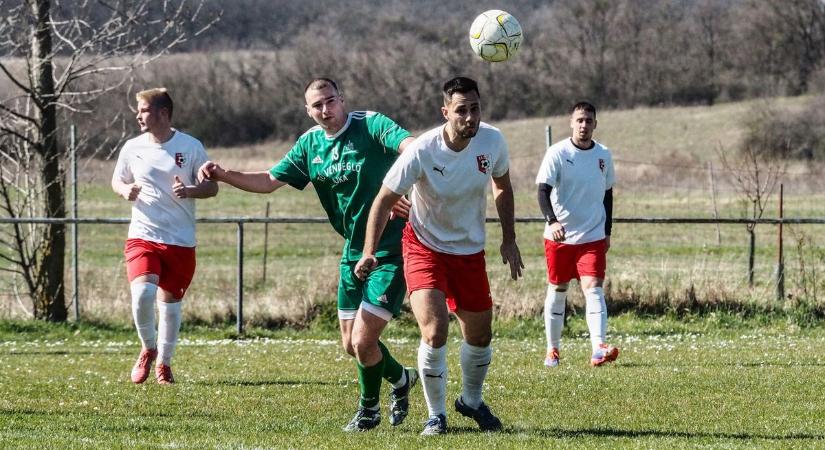 Döntetlen született a forduló rangadóján