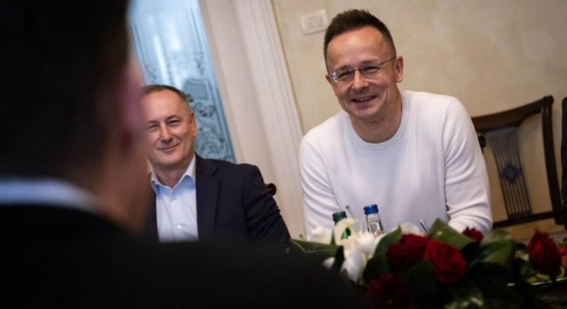 A vajdasági magyarok egyedül a jelenlegi nemzeti szuverén kormányra számíthatnak