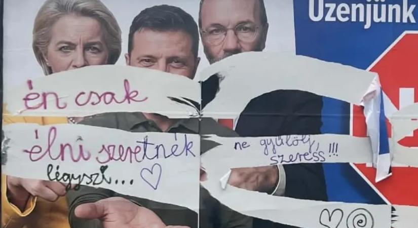 „tényleg szar az élet!!! miattatok :(” – írta fel folyóírással a letépett félelemkeltő plakát helyére a pedagógus, rongálással gyanúsítják