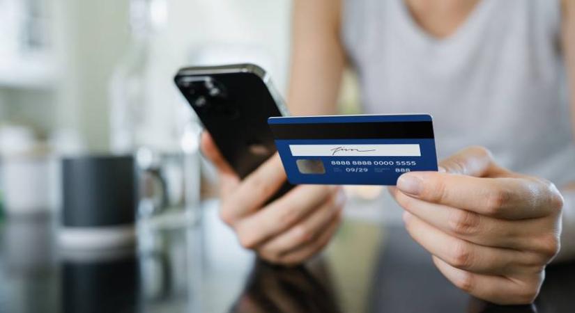 Fizetőssé válik egy eddig ingyenes átutalás: így spórolhatod meg a költséget