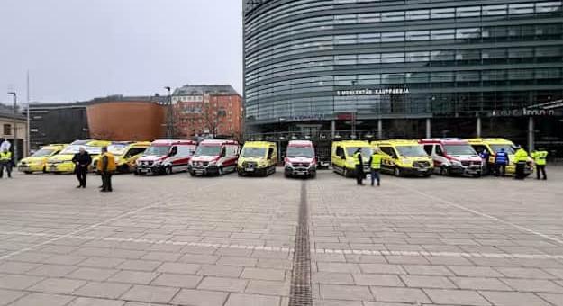 Finn önkéntesek 12 mentőautót küldtek Ukrajnába a front menti régiók számára