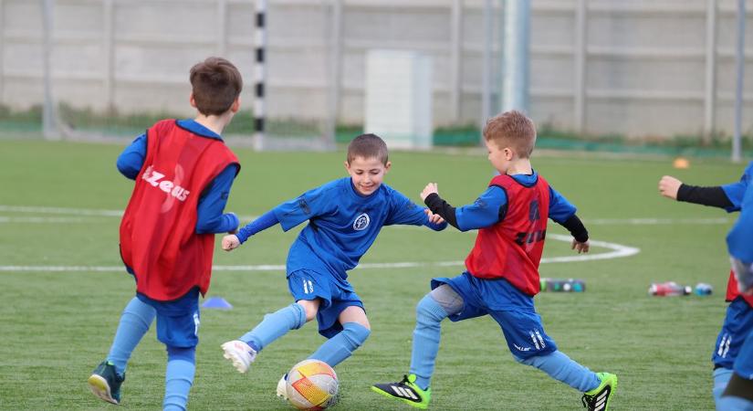 Rengeteg mosolygó gyerek, sok száz csodás gól – ilyen volt a bonyhádi Bozsik- fesztivál (sok fotóval)