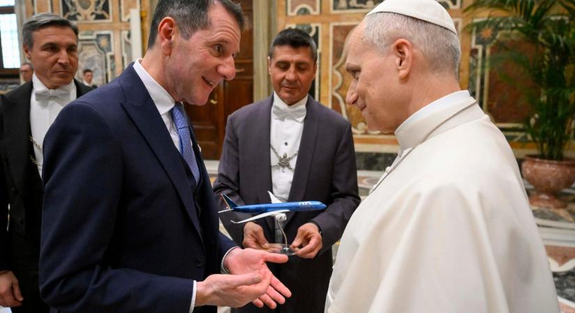 Leó pápa légitársaságok munkatársainak mondott köszönetet