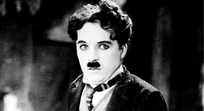Már 100 éve is hatalmas gázsit kínáltak a filmgyárak a jövő sztárjainak, mint Charlie Chaplin