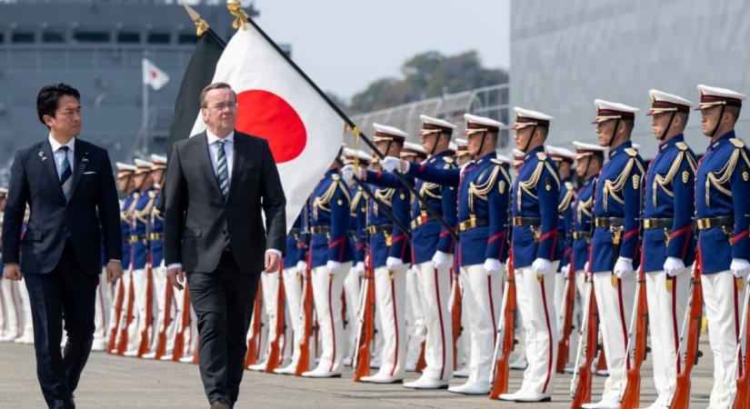 Japán és Németország bővíti katonai együttműködését