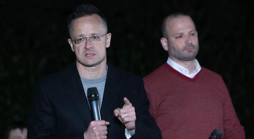 "Mindig mi vagyunk többen, mindig mi vagyunk erősebbek, és mindig mi nyerünk"... (galéria)