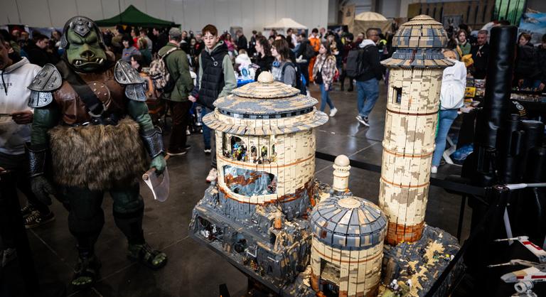 LEGO-ból építik a birodalmukat, és világrekordra készülnek