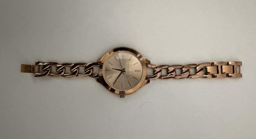 Elkapták a luxusholmikat áruló csalókirálynőt