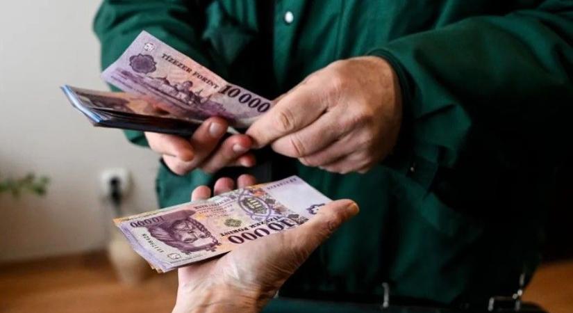 A nyugdíjasok több mint felének élére kell állítaniuk a garast