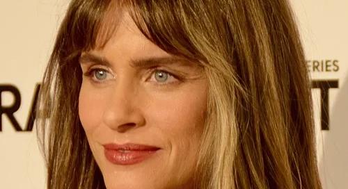 Megrendítő történetet osztott meg a rákról és a szülei haláláról az amerikai színésznő