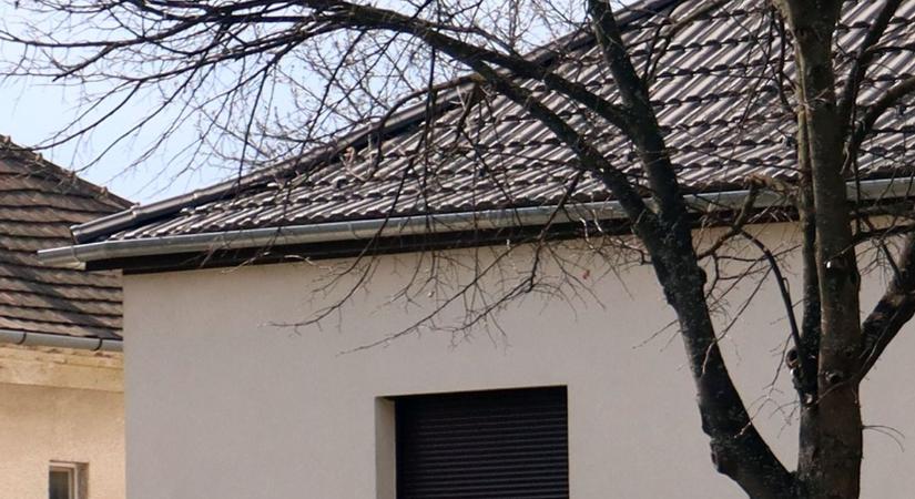 Nem jófejség: kötelező a házszámtábla! A vármegyeszékhelyen türelmi időt kaptak a tulajdonosok