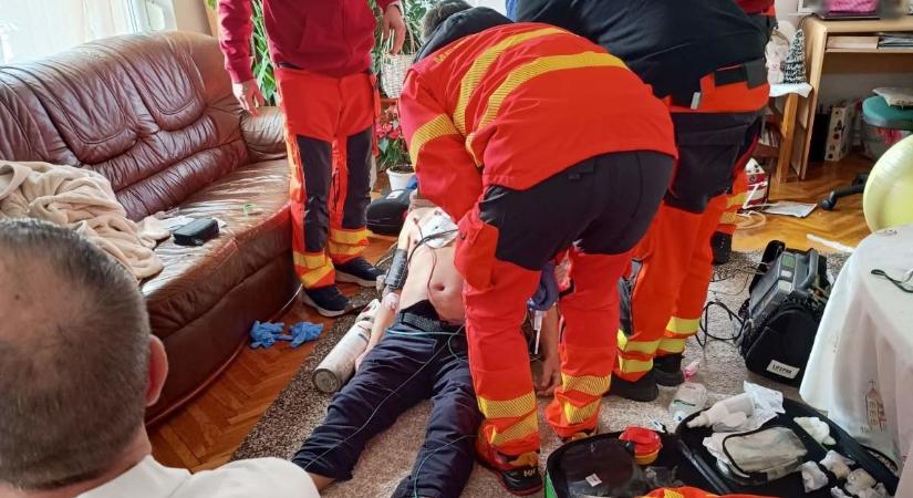 Betörés fényes nappal: a helyszínelés közben lett rosszul a 73 éves férfi