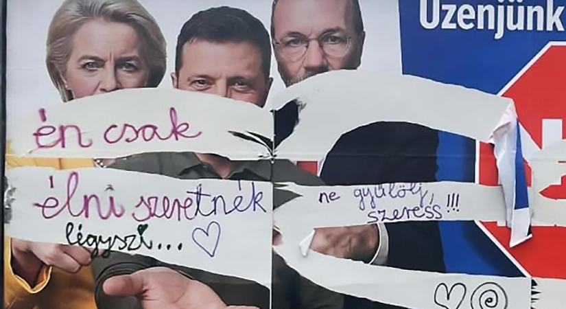 „Boldog és szabad szeretnék lenni” - írta fel a megrongált kormányplakátra egy tanárnő, gyanúsítás lett a vége