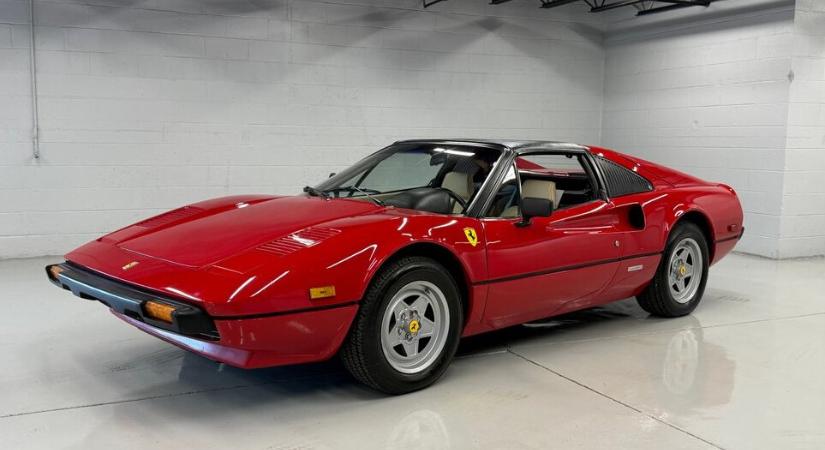 Eladó a Magnum sorozat eredeti Ferrarija