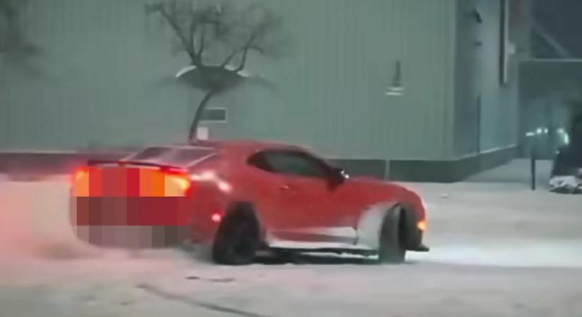 Driftelt éjjel a hóhelyzet idején: eltiltották a vezetéstől