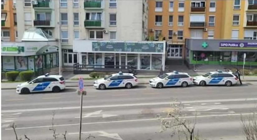 Golyóálló mellényben lepték el az Árkád bevásárlóközpontot a rendőrök