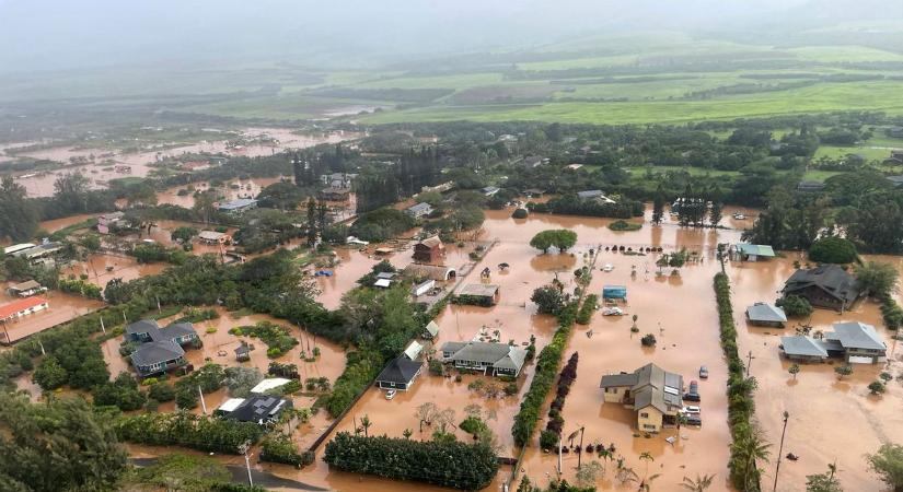 Egymilliárd dolláros pusztítás: Hawaii-t elnyelte az árvíz