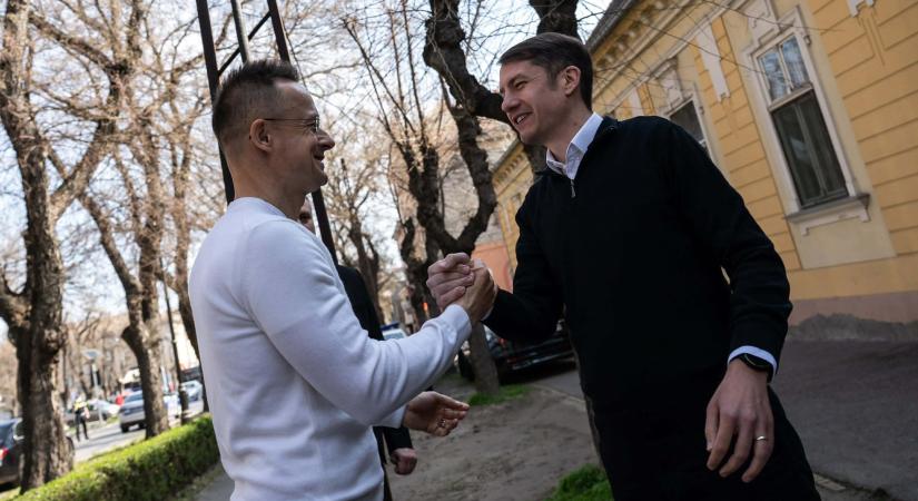 Elutasítunk minden olyan kísérletet, amely éket verne az anyaországi és a külhoni magyarok közé – jelentette ki Szijjártó Péter a Vajdaságban