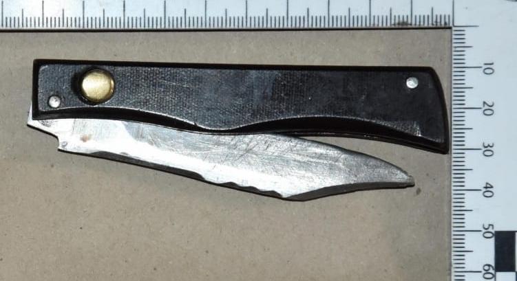 Egy alsózsolcai díler összeveszett a kuncsaftjával és bicskával hátba szúrta