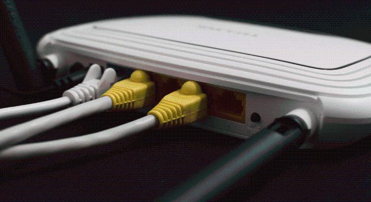 Példátlan szigor Amerikában: minden hálózati eszközt betiltottak, ami nem az országban készül