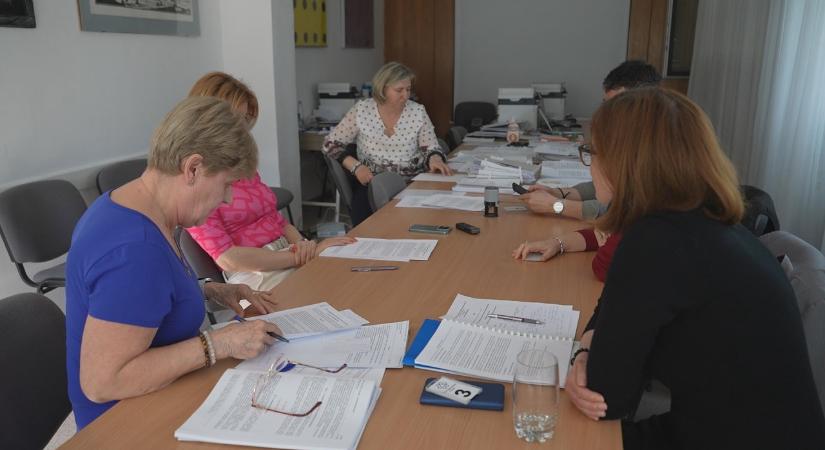 Több plakátrongálás is napirenden szerepelt