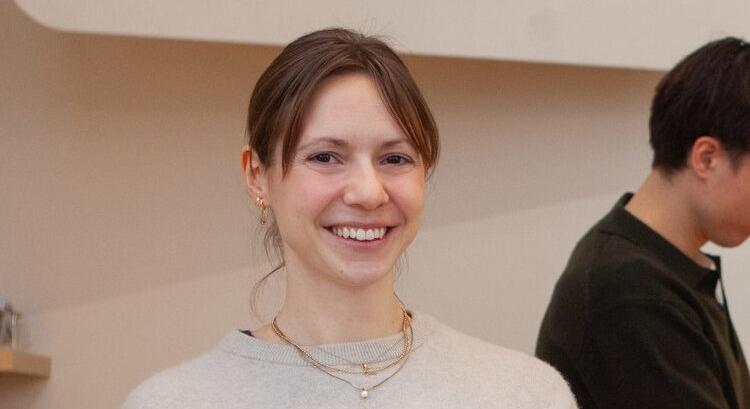 Kapás Boglárka szívszorító poszttal köszöntötte tavaly elhunyt édesapját: „Remélem ünnepeltek Vandával egy nagyot”