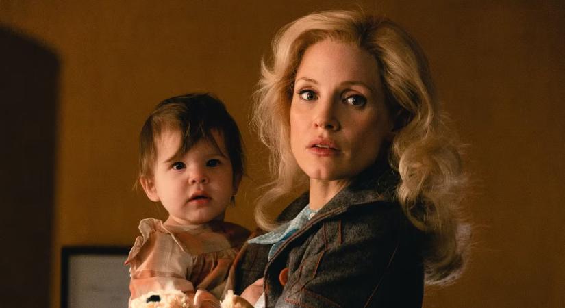 Merész csavarral sokkol A másik mami