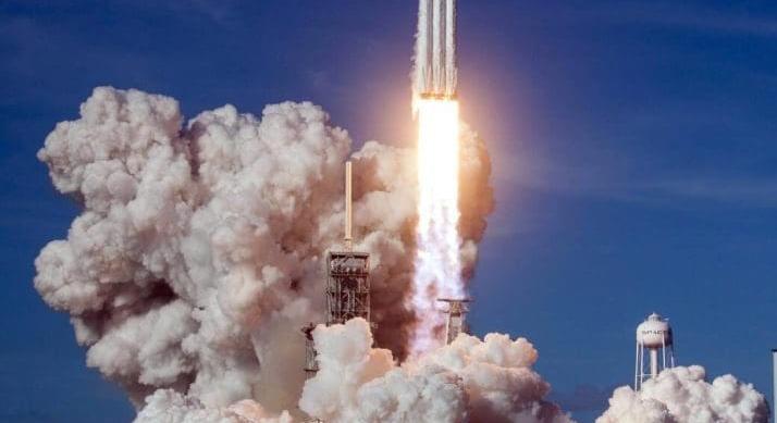 Fordulat a NASA-nál: lefújják az űrállomást, holdbázist építenek helyette