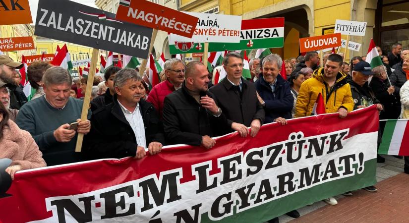 Gyűlik a tömeg Nagykanizsán: megérkeztek az első fotók