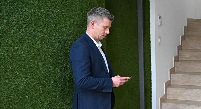 Tarr Zoltán egy kincs: a Politico kérdésére kikotyogta Magyar Péter egyik legféltettebb titkát