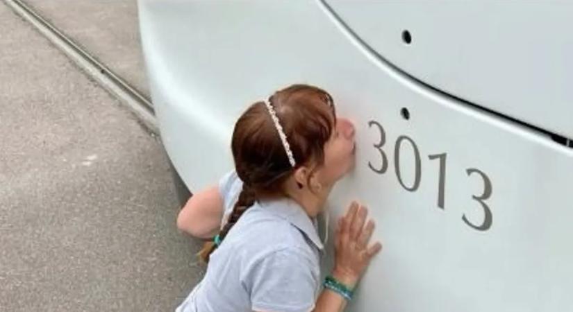 Rendszeresen villamossal szexel a nő – feleségül is ment hozzá