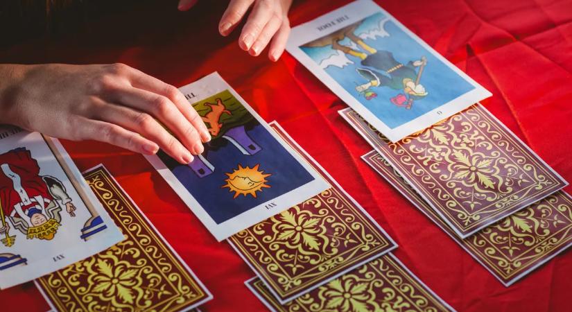Elakadtál? Ismerd meg a Tarot kártyád, és tudd meg, mi vár rád ebben az évben