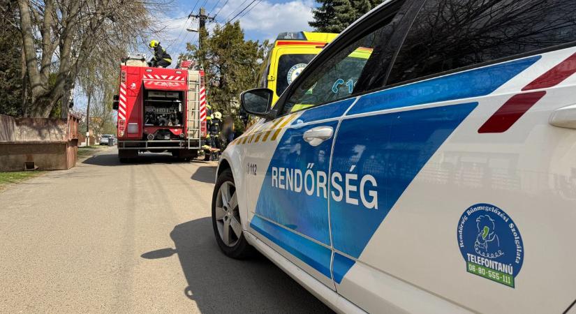 Tragédia Hajdúszoboszlón! Egy autó alatt, holtan találtak egy férfit – fotókkal, videóval