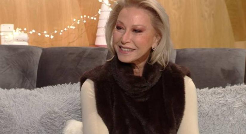 A 76 éves Ungár Anikó vadító volt a vörös szőnyegen: ritkán látott férjével jelent meg