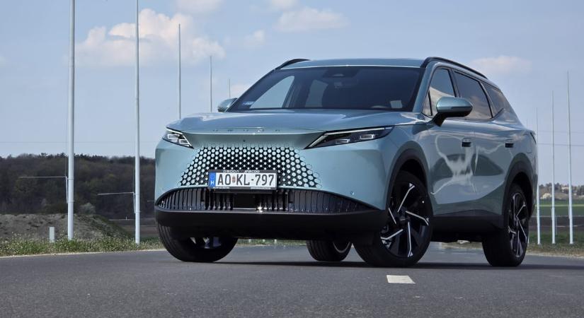 Van képe nagyot csúsztatni – kipróbáltuk a plugin hibrid vadonatúj Omoda 7-et