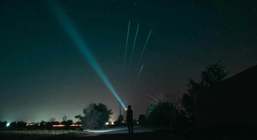 Nagyon ritka, napsúroló üstökös érkezik: lehet, hogy szabad szemmel is látható lesz