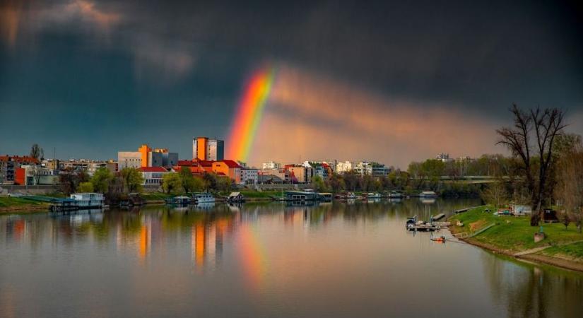 Szürke ég, majd hirtelen varázslat – ezt látták Szegeden