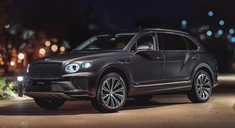 Gyémántékszer díszíti ezt a luxusautót