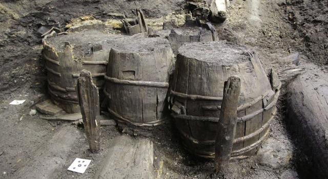 Példátlanul ép, 17. századi tölgyfahordókat találtak a norvégiai Skien belvárosában